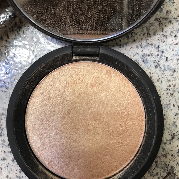 Becca proseco pop highlighter - Picture 2 of 2